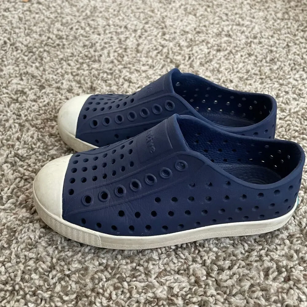 Size 11 / Boys Native Shoes